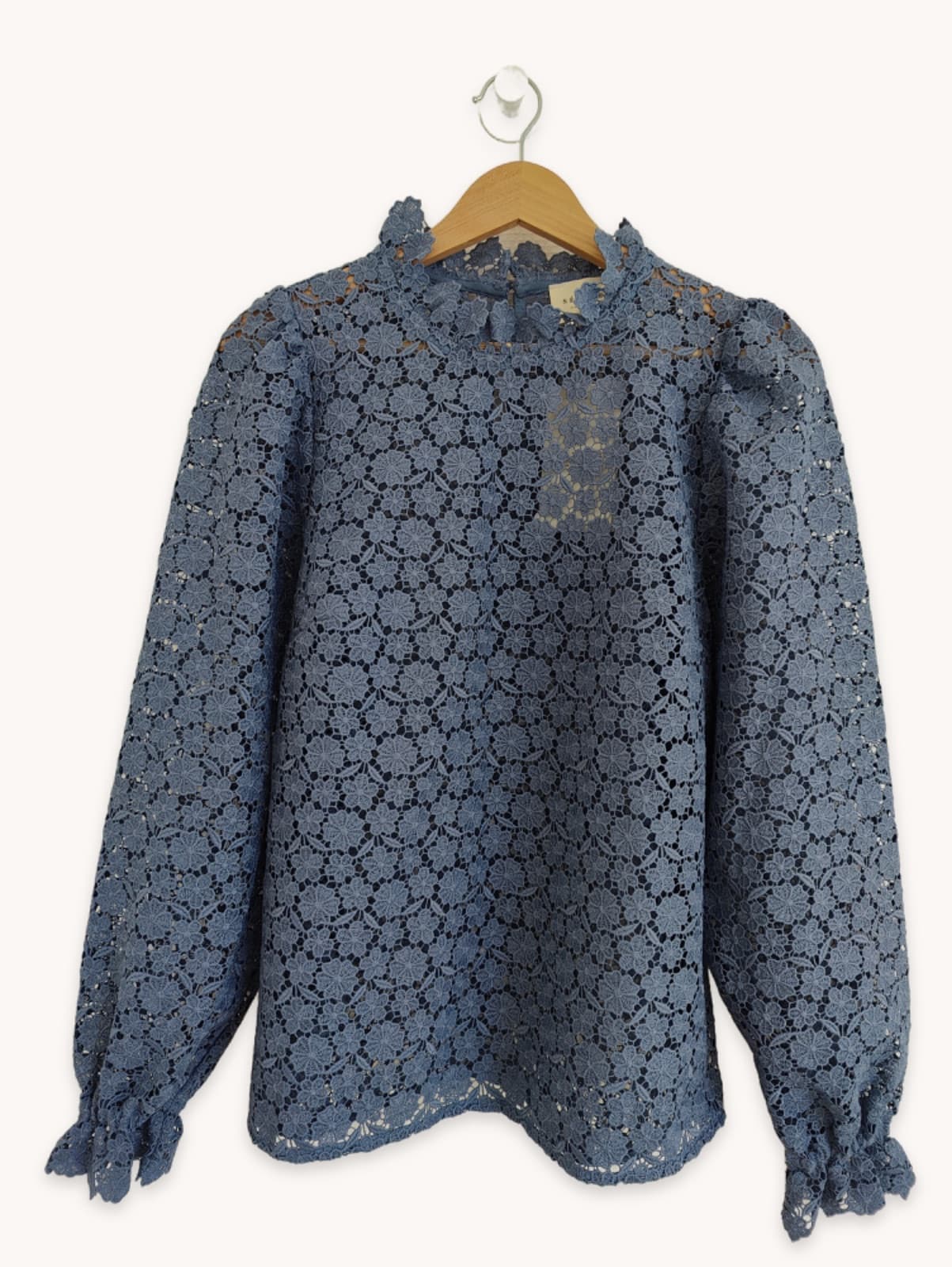 Blouse en dentelle col montant Sézane – Taille 42 — photo 1