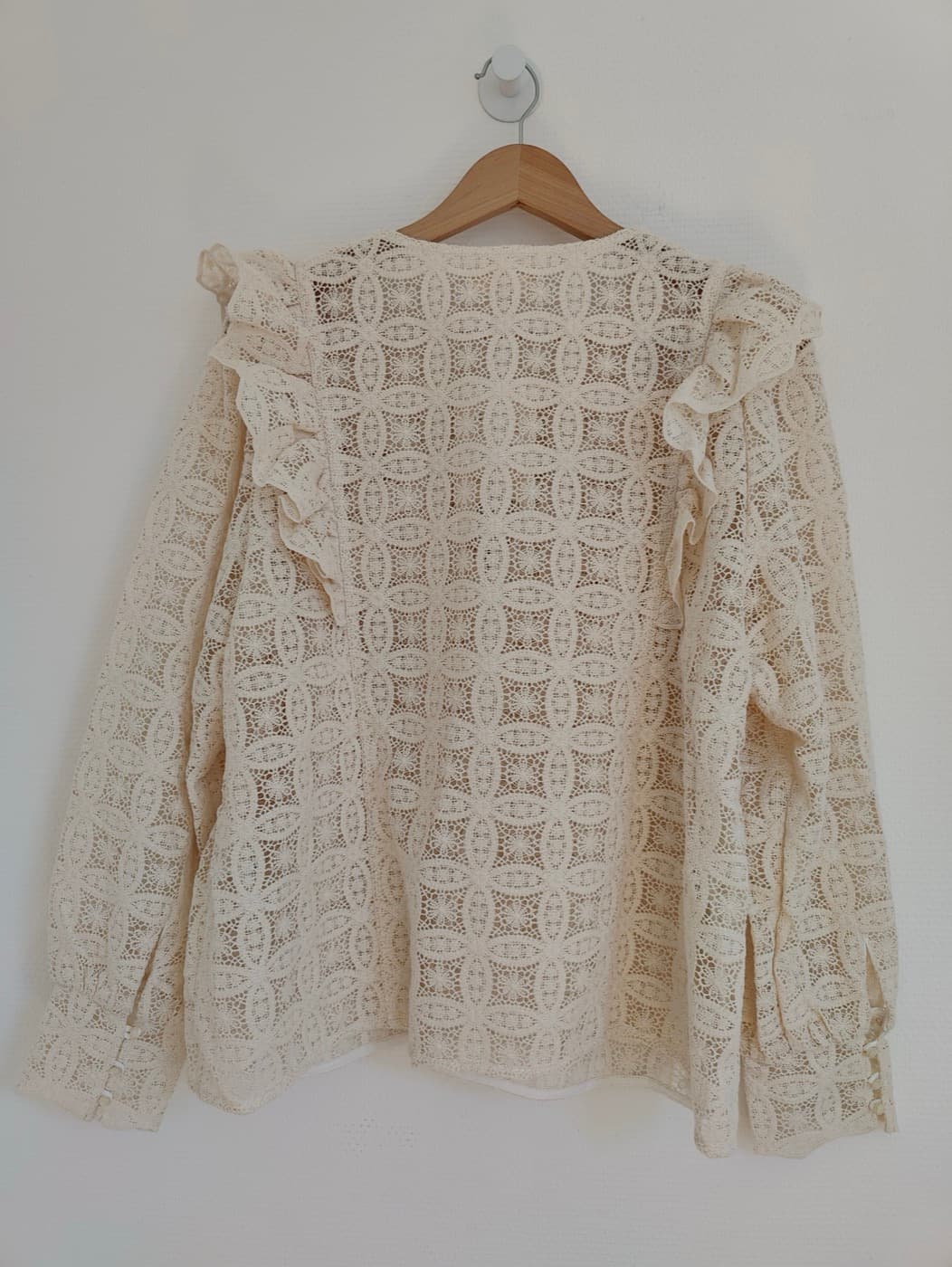 Chemise Sézane en dentelle à volants – Taille 46 — photo 3