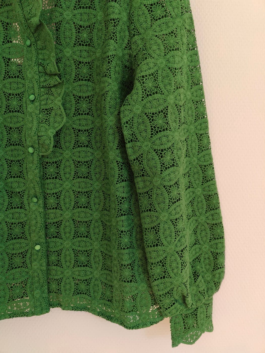 Chemise verte Sézane en dentelle ajourée – Taille 36 — photo 3