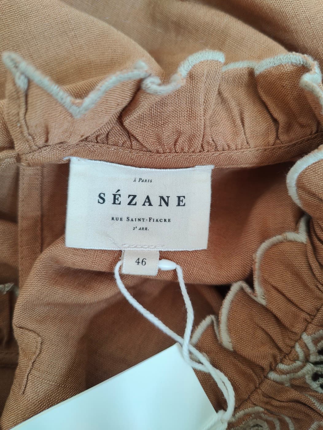Blouse Sézane camel à broderies écrues – Taille 46 — photo 4