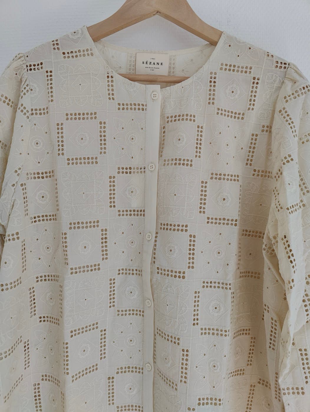 Blouse Sézane écrue en broderie anglaise – Taille 46 — photo 2