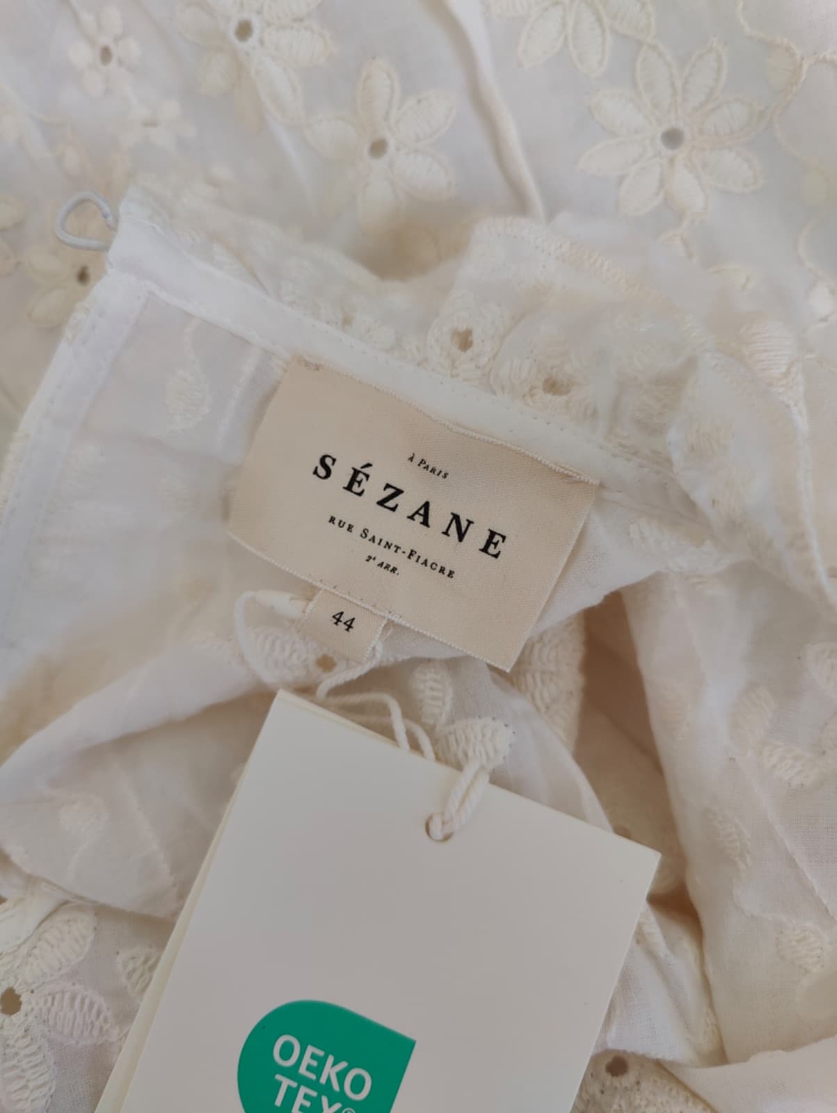 Blouse Sézane en broderie anglaise à col volanté — photo 5