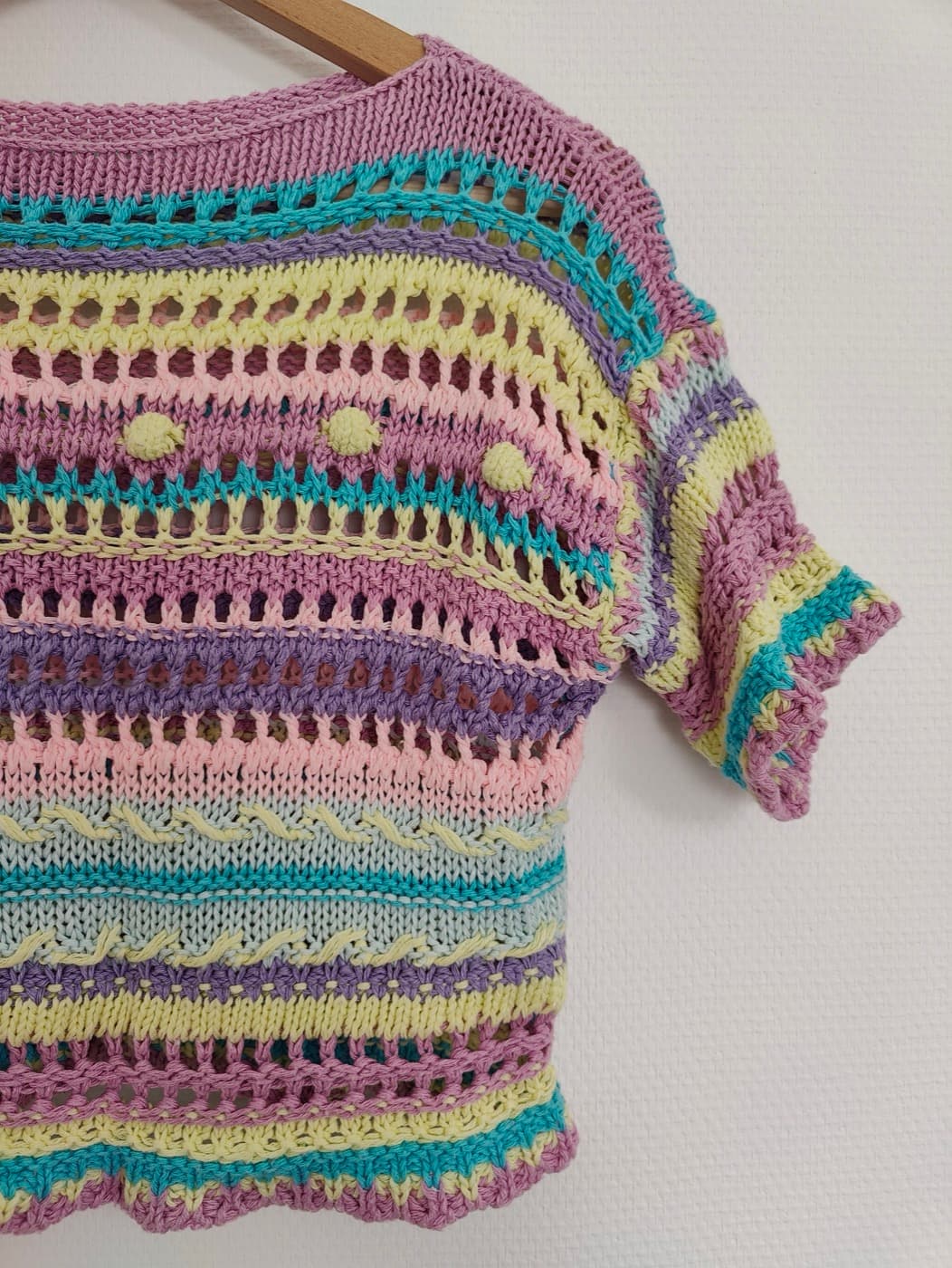 Top Benetton en maille ajourée pastel – Taille L — photo 2