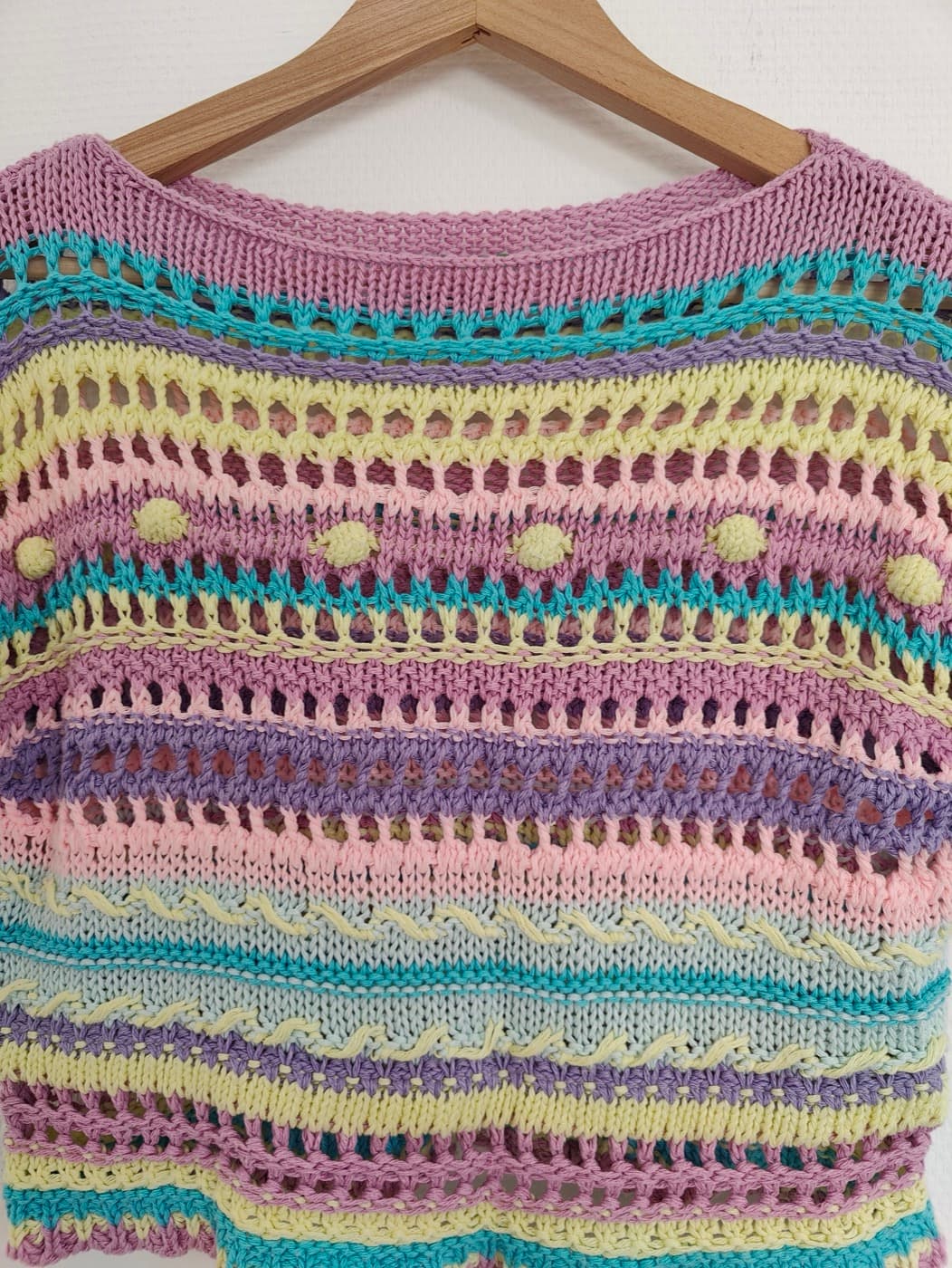 Top Benetton en maille ajourée pastel – Taille L — photo 3
