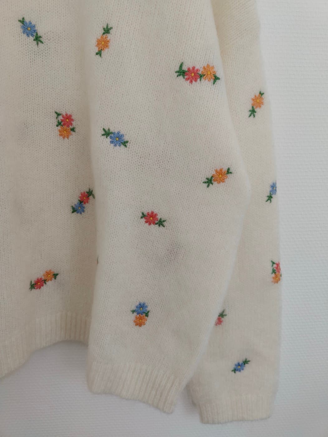 Pull Sézane en mohair à fleurs brodées – Taille XXL — photo 3