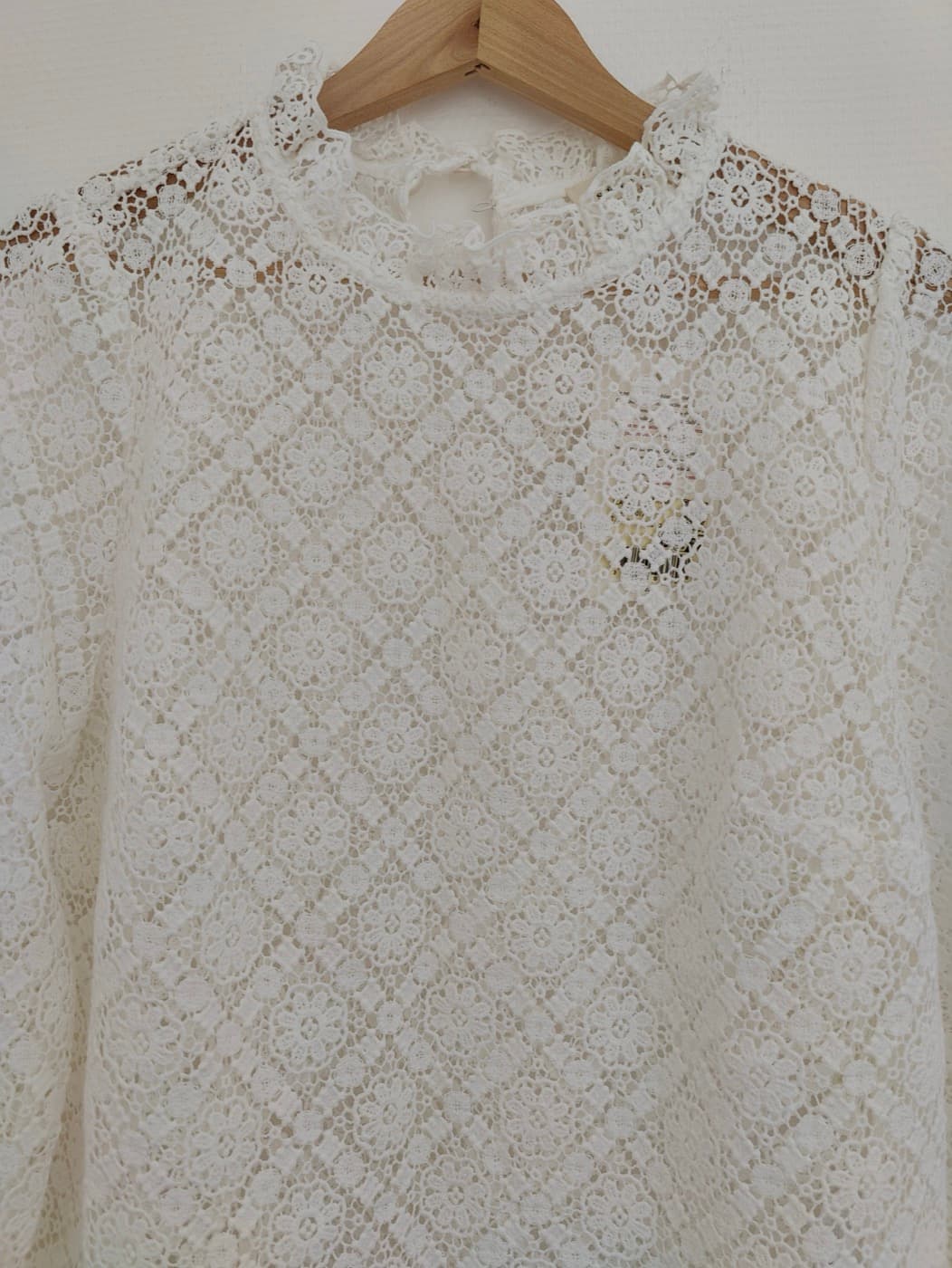 Blouse Sézane en dentelle florale ajourée – Taille 44 — photo 2