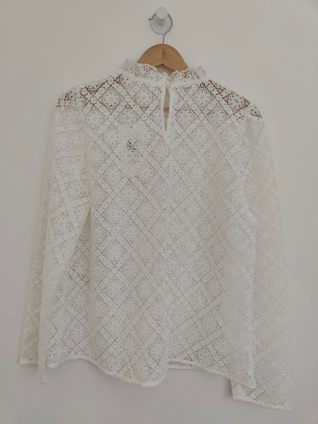 Blouse Sézane en dentelle florale ajourée – Taille 44 — photo 4