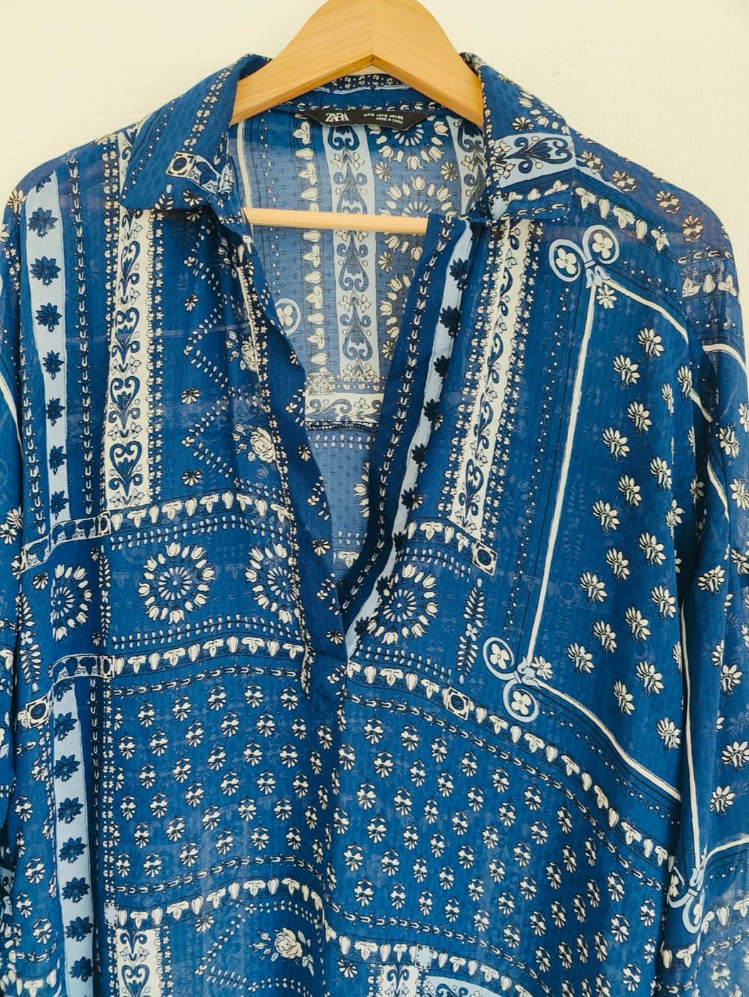 Blouse Zara fluide à imprimé bandana – Taille S — photo 2