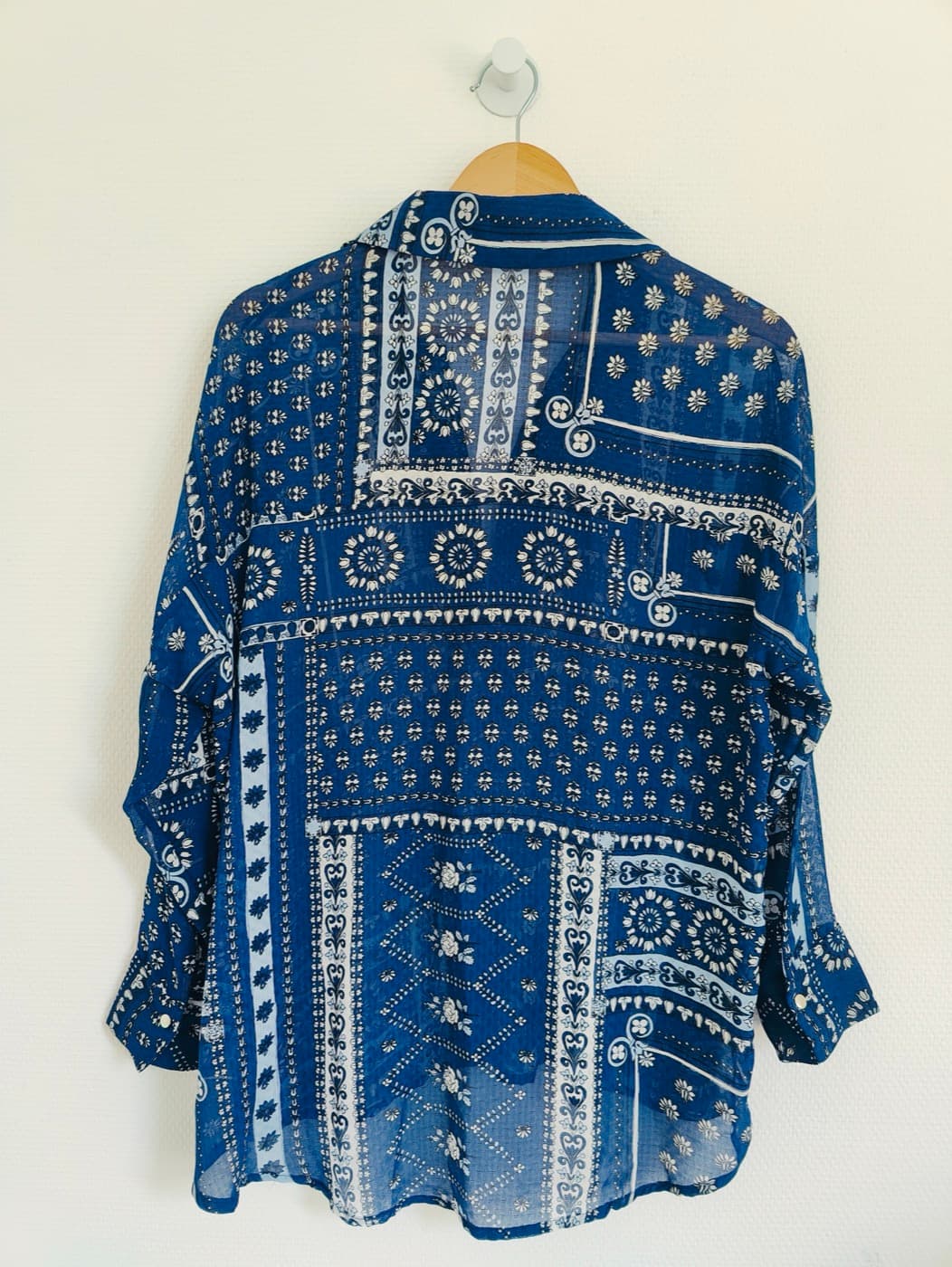 Blouse Zara fluide à imprimé bandana – Taille S — photo 4
