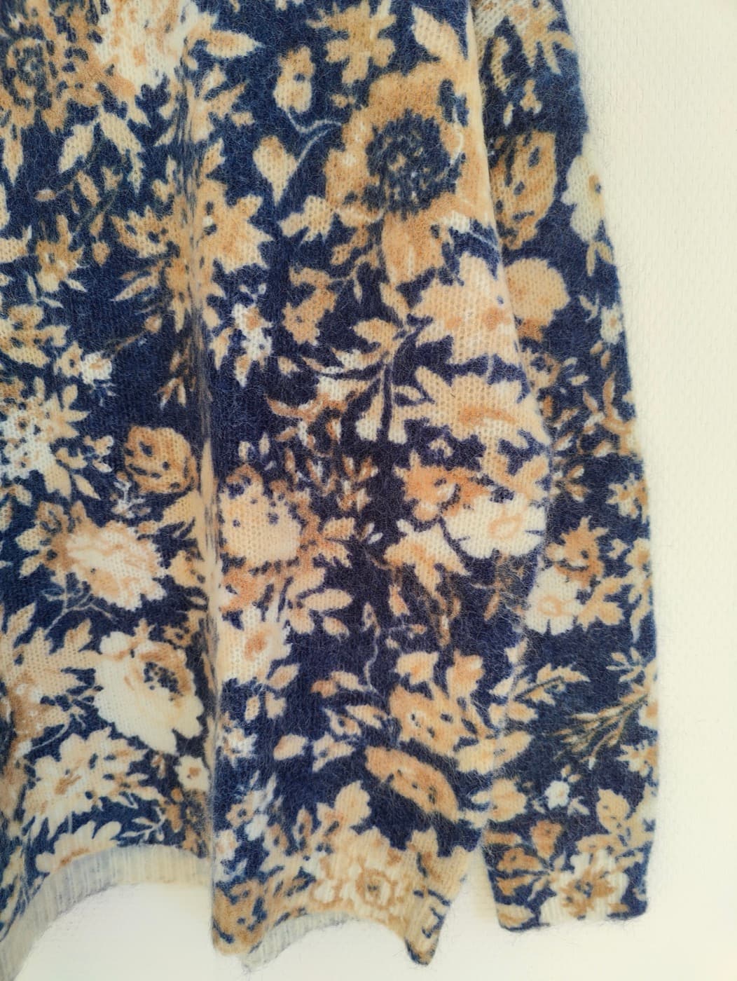 Pull Sézane à imprimé floral bleu et beige – Taille L — photo 3