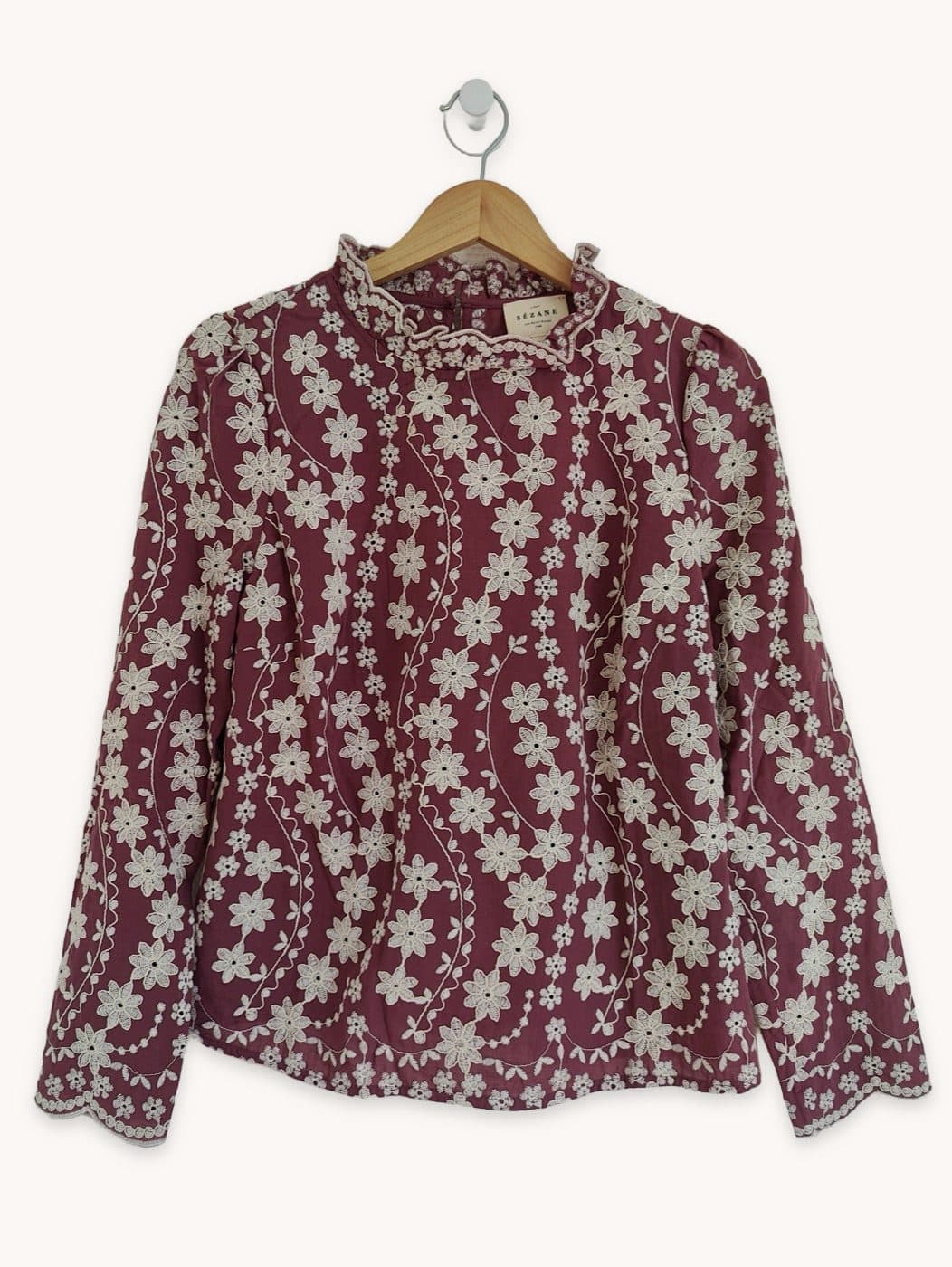 Blouse Sézane bordeaux à broderies florales écrues – Taille 40 — photo 1