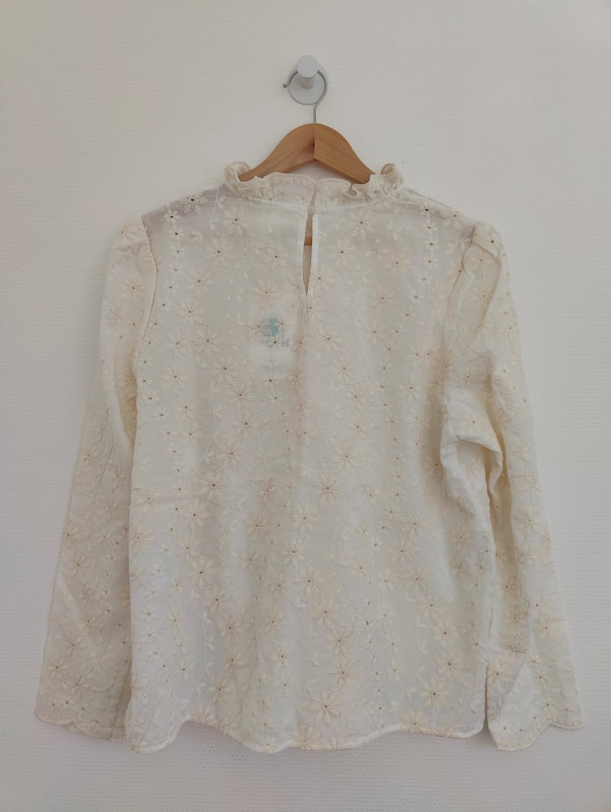 Blouse écrue en broderie anglaise à fleurs – Taille 44 — photo 4
