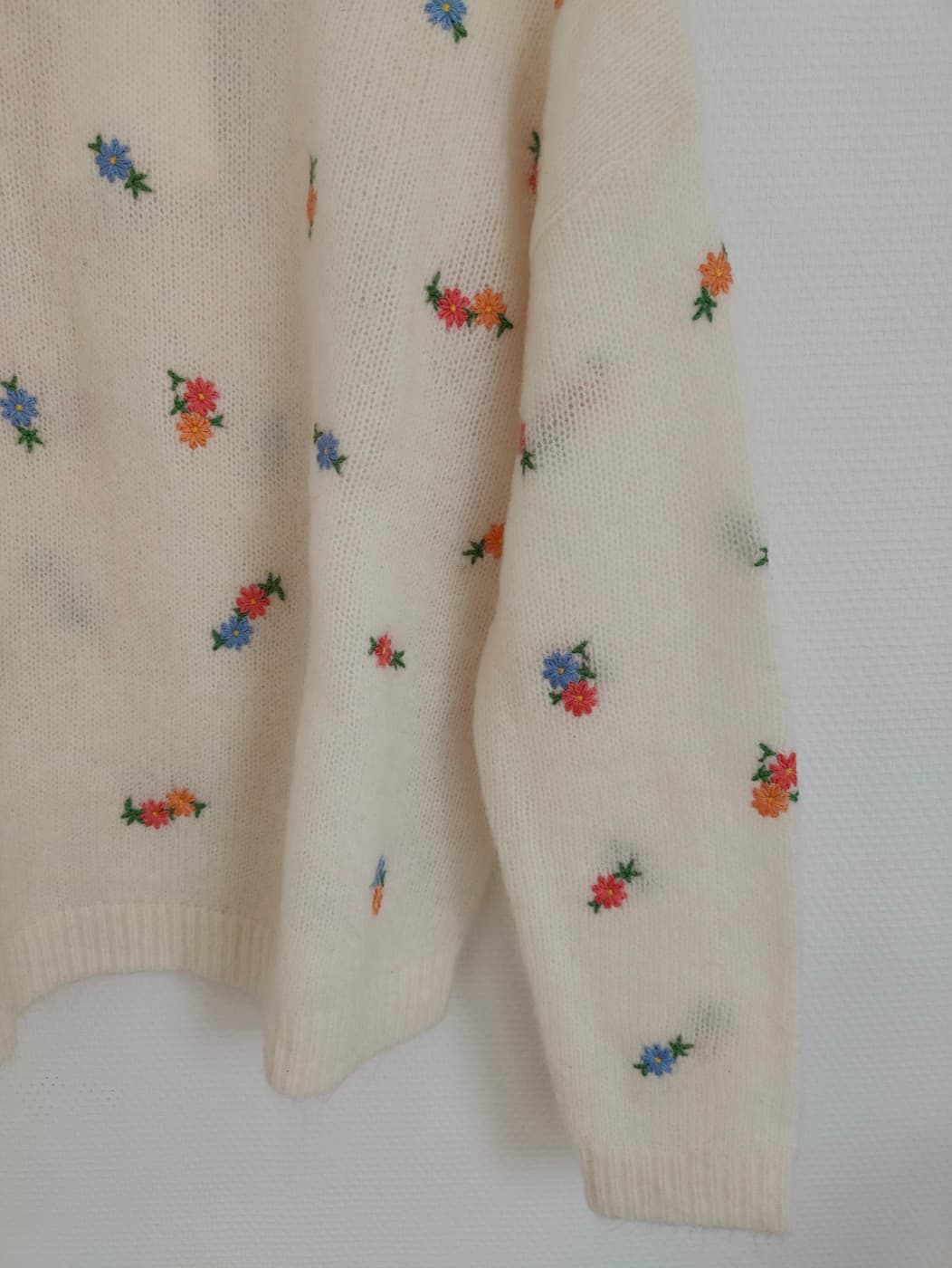 Pull Sézane écru à petites fleurs brodées – Taille M — photo 3