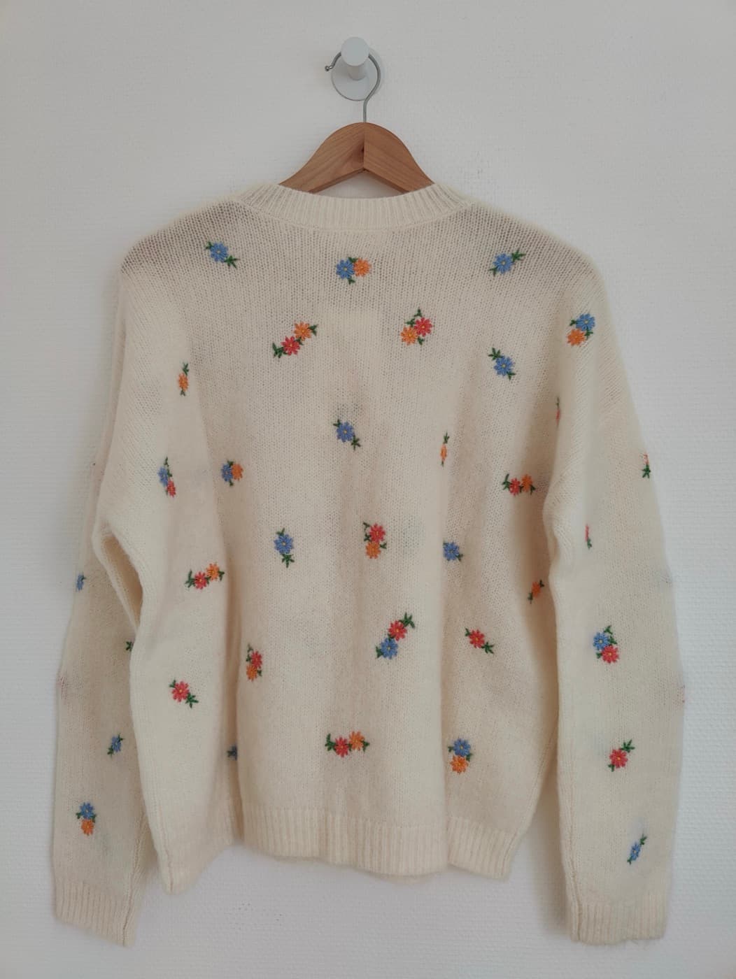 Pull Sézane écru à petites fleurs brodées – Taille M — photo 4
