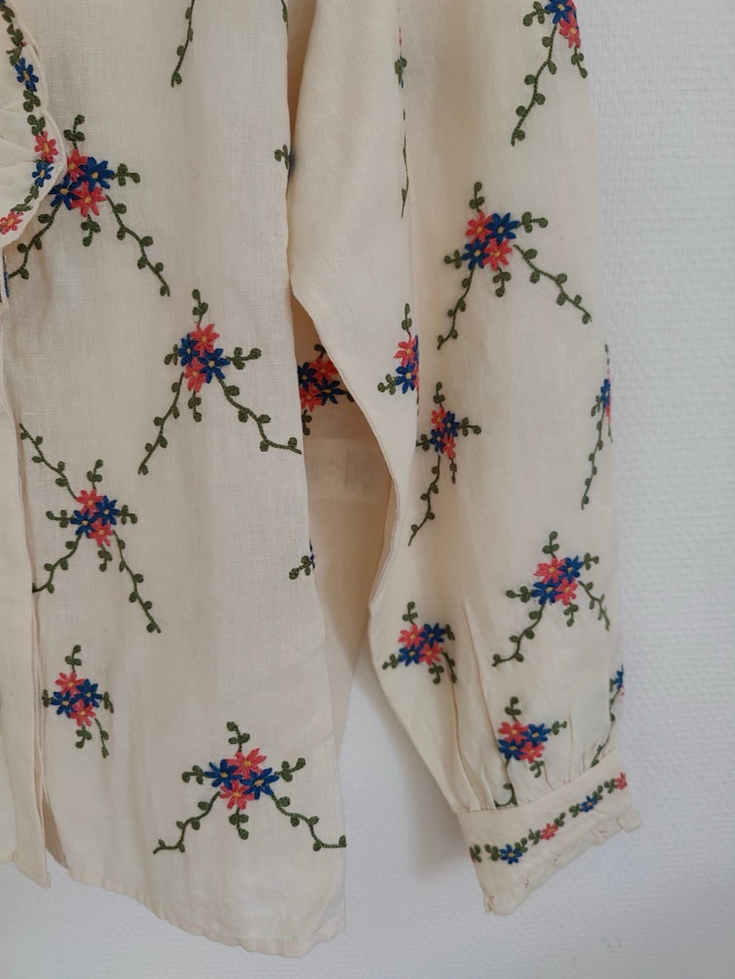 Blouse Sézane en lin à broderie florale – Taille 46 — photo 3