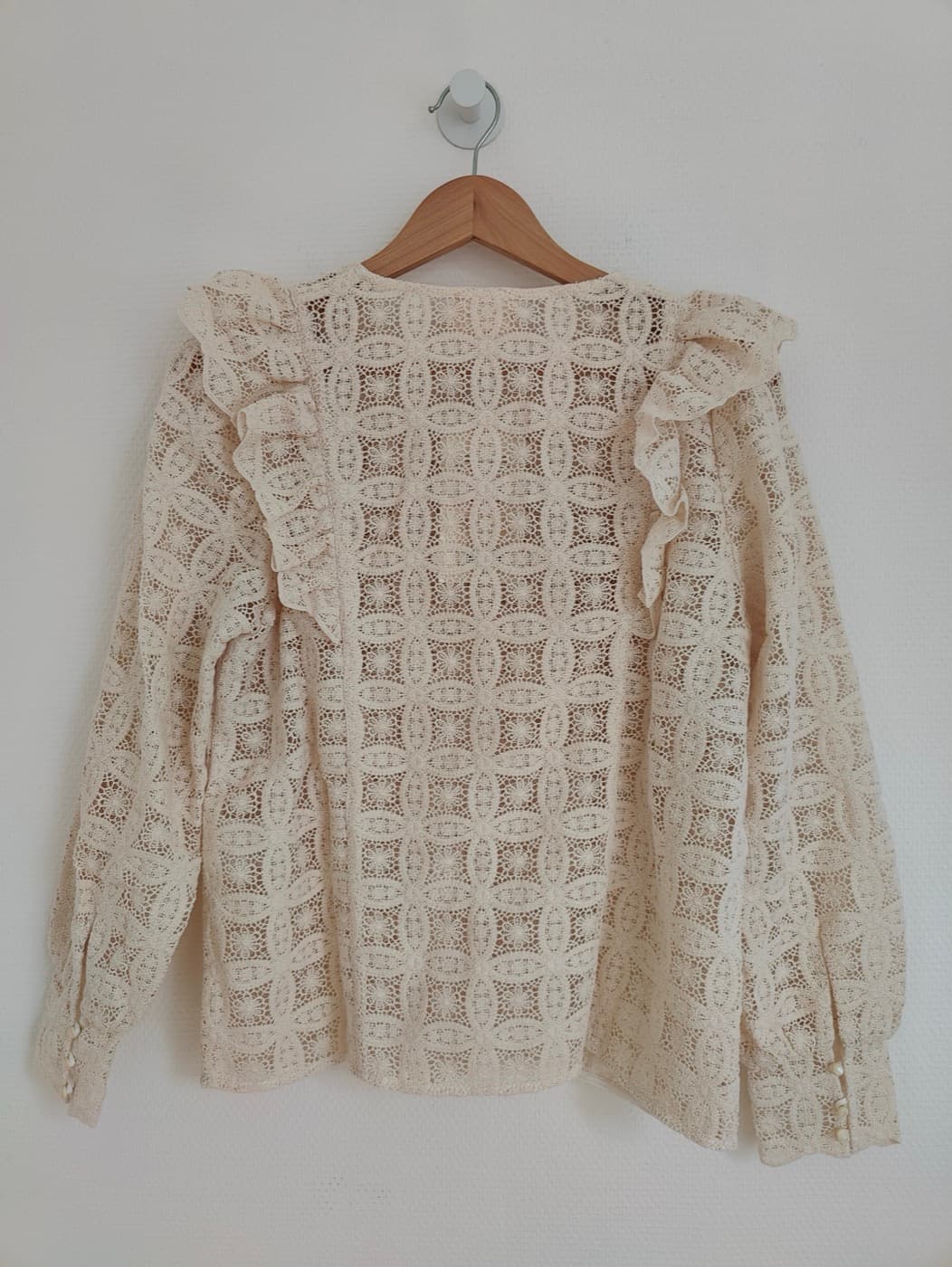 Chemise Sézane en dentelle à volants – Taille 38 — photo 4