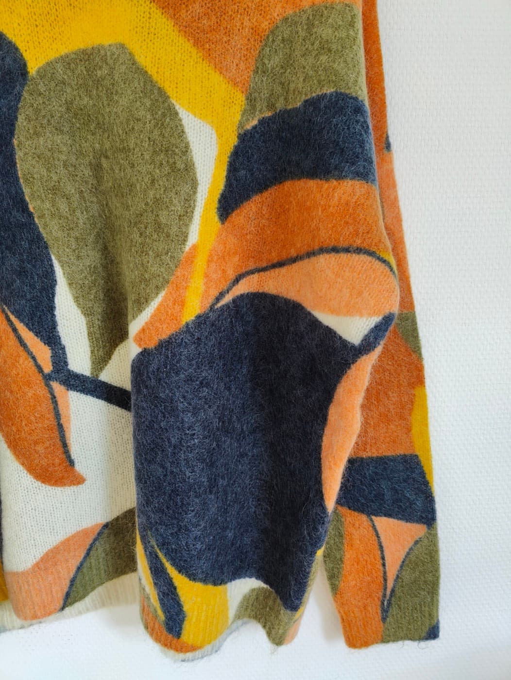 Pull Sézane à motif abstrait de feuillages – Taille L — photo 3
