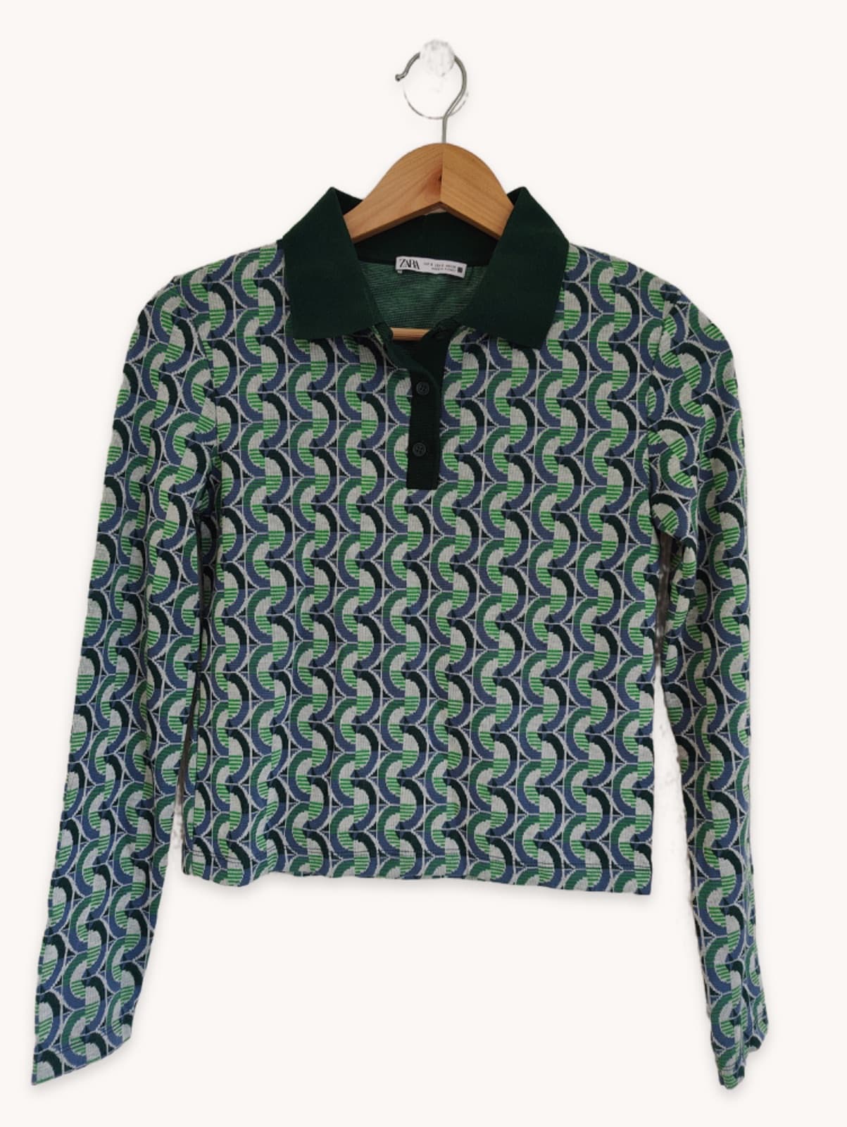 Zara Top mit geometrischem Print – Größe S