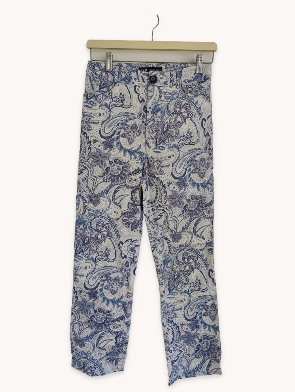 Zara broek met blauwe paisleyprint – Maat S
