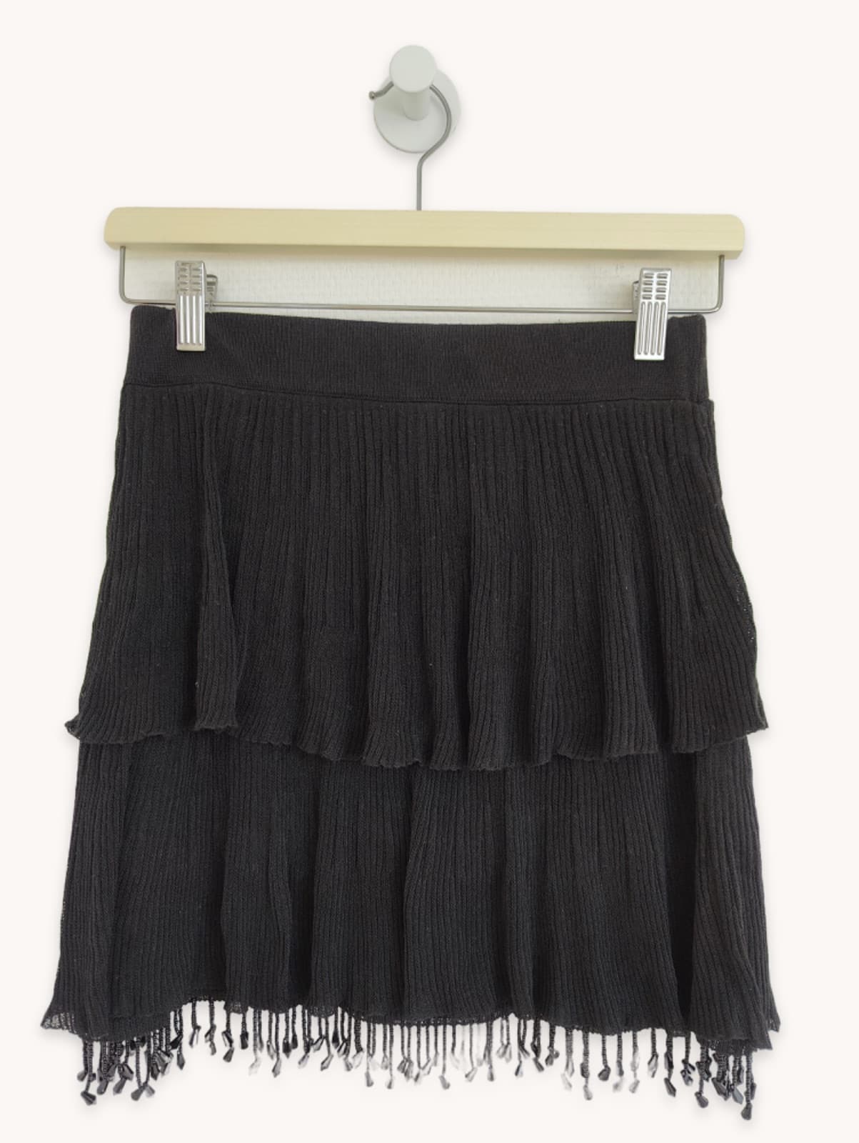 Short Zara skirt in black knit with ruffles – Size S