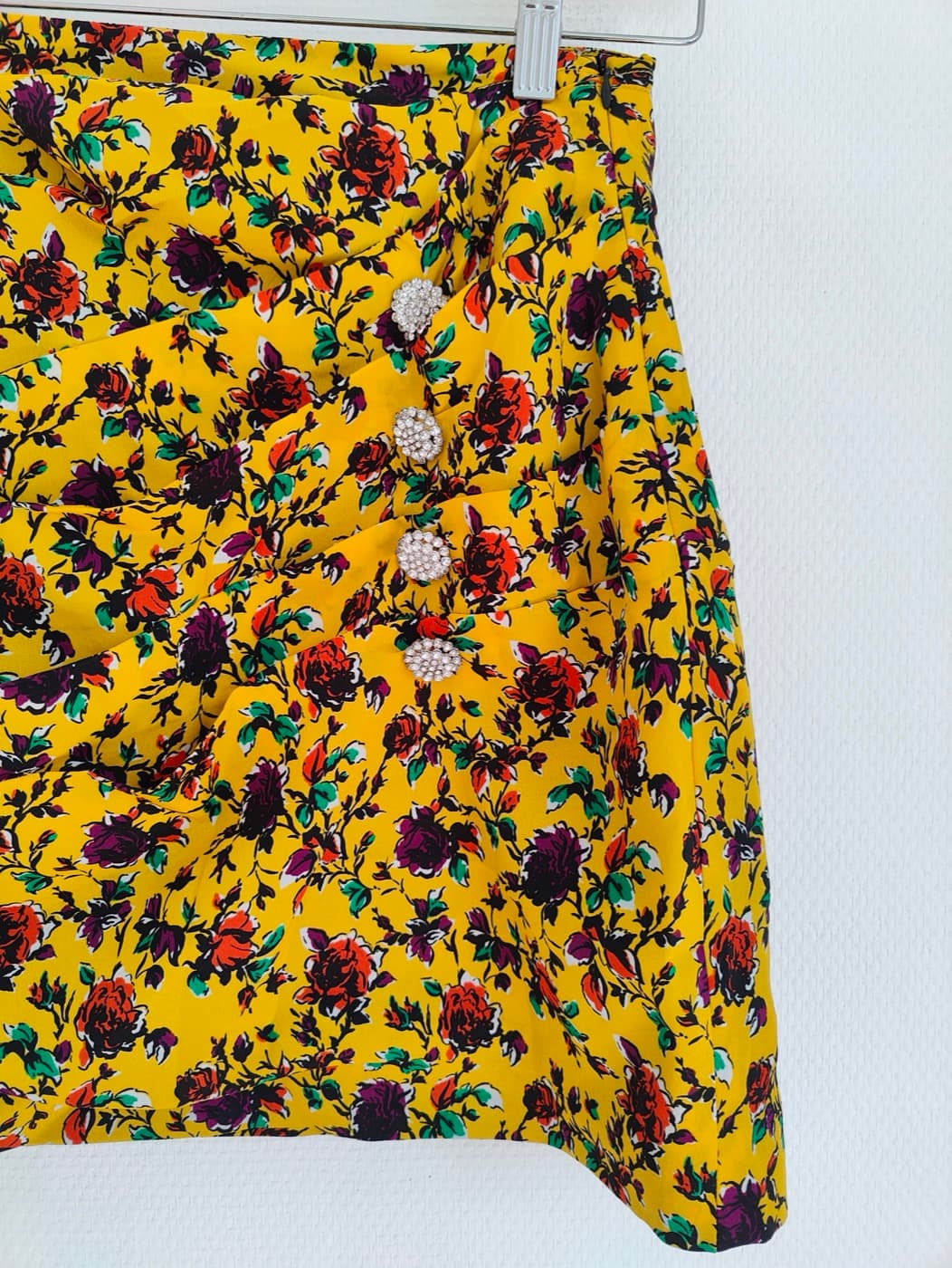 Jupe drapée Zara à imprimé floral jaune – Taille S — photo 3