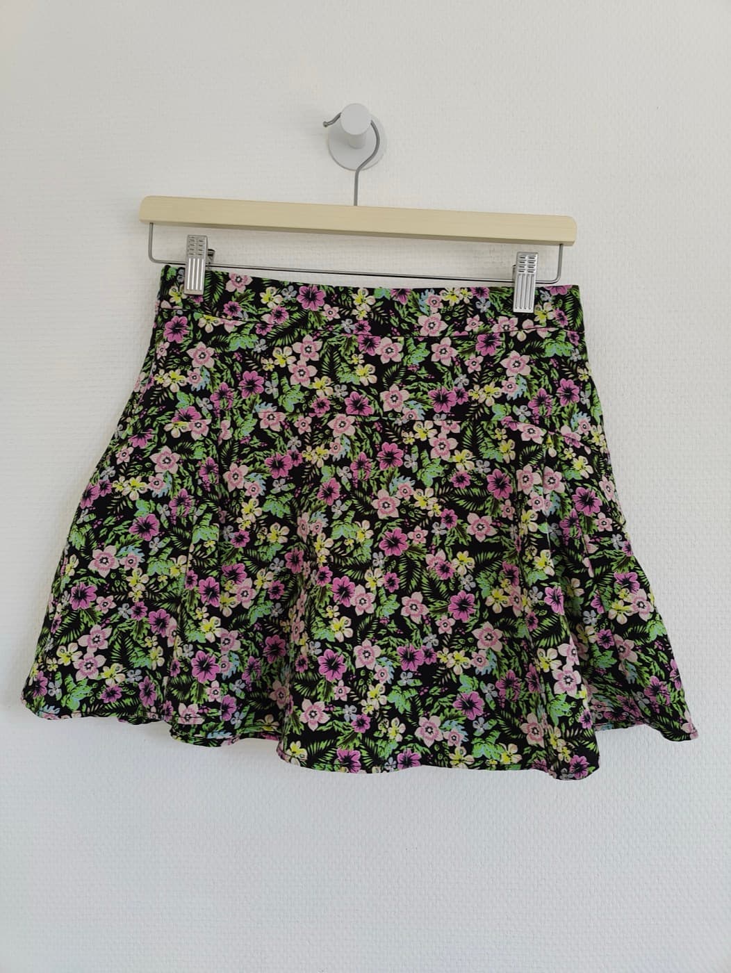 Jupe patineuse Zara à imprimé tropical – Taille M — photo 3