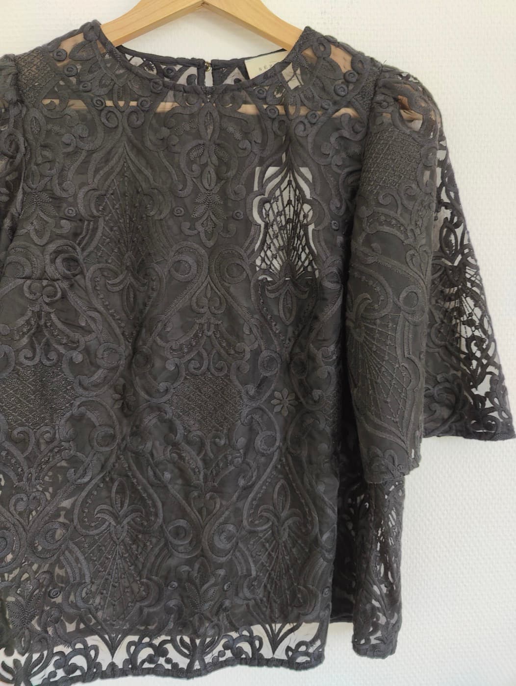 Blouse Sézane en dentelle noire – Taille 36 — photo 2